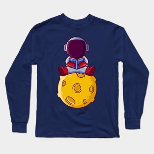 Cute Astronaut Reading Book on Moon Cartoon Long Sleeve T-Shirt